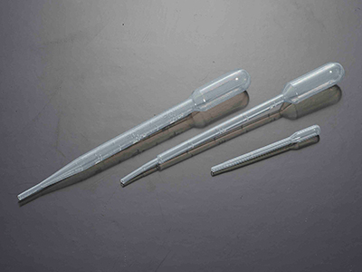 采用小吸頭設(shè)計(jì),刻度線清晰、準(zhǔn)確，可保證滴量的可重復(fù)性