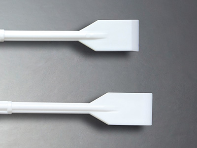 鏟刀成一定斜度，細胞不易堆積