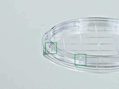 皿內(nèi)環(huán)卡扣設(shè)計(jì) ，培養(yǎng)皿與皿蓋緊密度高，防止誤開，倒置不易脫落